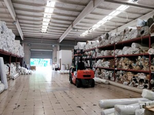 快递包裹发生毁损，快递公司该不该照价赔偿？一家法院作出判决……