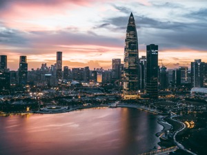房地产行业当务之急是拂去泡沫 在长期价值赛道上理性求进