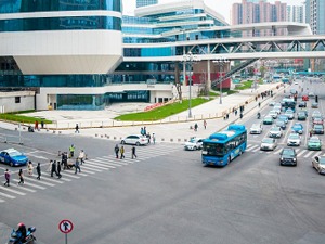 贵州大型城市综合体花果园，高密度公交线网助力“绿色出行”