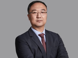 华泰柏瑞牛勇做客每经微博直播间：新能源车电池产业链投资机会更强