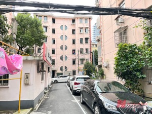 “上海房叔抛93套房产”不属实：世茂集团售浦城小区110套“老破小”