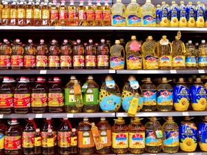 上市周年看成长|金龙鱼股价狂飙后回调 央厨项目将于年底投产