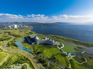 云南文旅项目遇上环境保护，如何做好选择题？谋划万亿级康养产业，如何做到花常开、人常来？