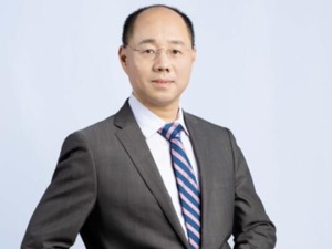 挂牌10年等来北交所，瞄准VR应用小龙头同辉信息董事长戴福昊：要做从蛋壳里啄出的鹰