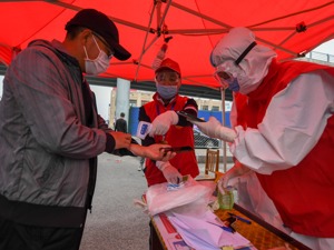 国家卫健委：本次疫情传播链条多、速度快 北京等地社区传播得到基本控制