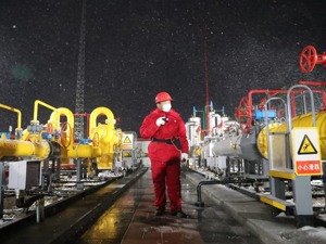 他们用坚守温暖这个冬天 ——中国石油一线员工战严寒保冬供