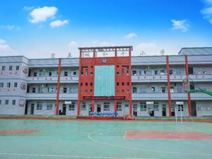宏立城集团董事长肖春红：助学兴教 彰显企业担当