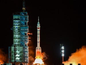 过去我们为什么能够成功、未来我们怎样才能继续成功——这份决议作出了深刻解答