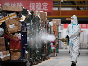 “双十一”寄递高峰过程如何加强防疫？中疾控专家：快递外包装尽量不带进室内，做好手卫生