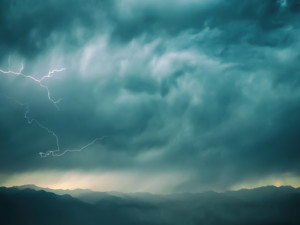 跌懵了！锂电何时止跌？“大空头”原型持仓曝光！——每经牛眼君