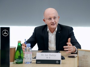 2022年起再推10款电动化车型 杨铭：奔驰要结合自身优势打造新能源车发展路径