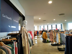 热搜第一！“中国版ZARA”被申请破产清算，144个银行账号被冻结，股价跌超90%！网友：怎么会？家里还有他家衣服...