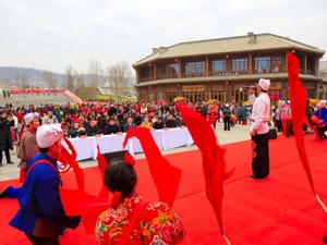 陕北民歌究竟谁唱得好？去延安红街选出你心目中的她 延安红街举办首届陕北民歌大赛