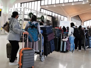 美国已发现3例“奥密克戎”感染者，都曾完成疫苗接种！拜登呼吁民众接种加强针