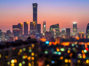 习近平主持召开中央政治局会议，分析研究2022年经济工作