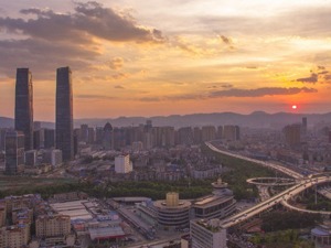 面向东南亚，两座城市打响“流量入口”争夺战