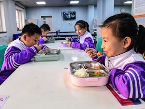 学生餐不容半点水分！教育部：成立全国学校食品安全与营养健康工作专家组