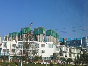 打折也不灵了！大理部分新房价格每平米跌了2000元，两年前房价曾领涨全国