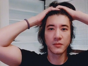 被娃哈哈抛弃的王力宏 也被婚姻抛弃？