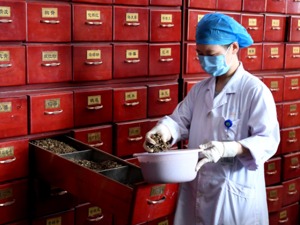 国家中医药管理局：中西医协作机制不断完善 对新冠肺炎轻型、普通型患者以中医药治疗为主