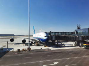 民航数据洞察｜11月客货“冰火两重天”：旅客量创年内新低，“双十一”带动货运航班上涨