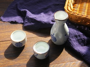 岁末“喝酒”行情重现，被视为最好赛道  白酒股明年能否“王者归来”？