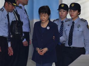 最新！朴槿惠将于12月31日从医院获释，不用回监狱；文在寅：她坐牢近5年健康恶化，希望反对的人理解……