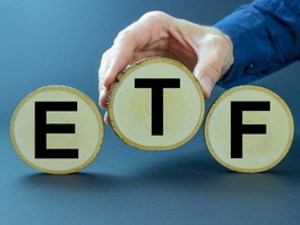 买ETF大赢家都有谁？2021年光伏、新能源大爆发！ 近三年61只ETF收益翻倍 最高狂赚250%