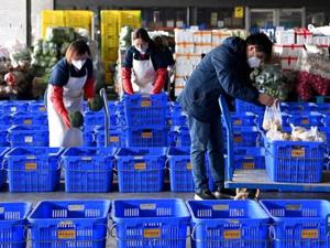 西安疫情升级管控 各区县连夜发布生活必需品供应措施