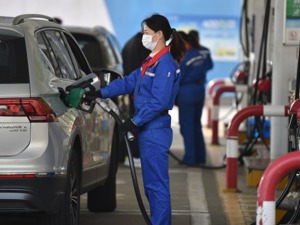 2021年油价迎来“最后一调” 每吨汽油价格将提高140元