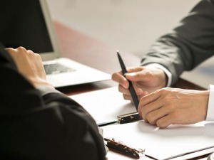 朱荣斌辞任阳光城执行董事长兼总裁，并减持阳光城391.81万股份