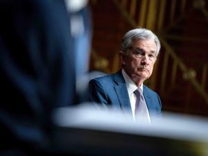 美联储“放鹰”！美股遭“当头一棒”，道指跌近400点，纳指跌超3%，福奇：美国疫情可能要在1月底才能见顶