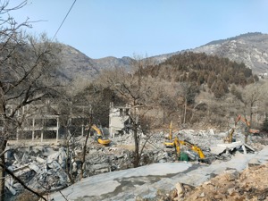 济南市委书记现场研究处置 违建别墅首批开拆