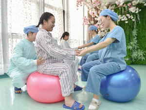 出生人口为何持续下降？是否与疫情有关？未来人口出生趋势怎样？国家卫健委这样回应…… 
