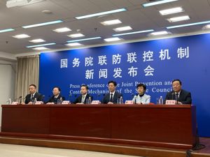 采取哪些措施保障困难群众基本生活？民政部答每经问：疫情期间取消户籍地、居住地限制，由急难发生地实施临时救助