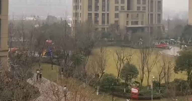 刚刚，西安一小区宣布“解封”，业主们欢呼呐喊此起彼伏