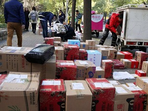 春节期间也能收快递，京东唯品会相继推出“春节不打烊”