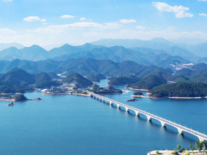 迈过7万亿，浙江的首要任务不是“追山东”