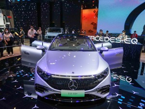 新能源车赛道愈发火热 奔驰2022年将亮相8款新车 北京梅赛德斯-奔驰销售服务有限公司总裁兼CEO杨铭：今年豪华新能源车渗透率一定会显著提高