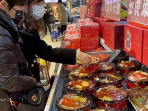 每经记者新春走基层 | 不一样的年夜饭 预制菜爆红背后：新“万亿”赛道群雄逐鹿