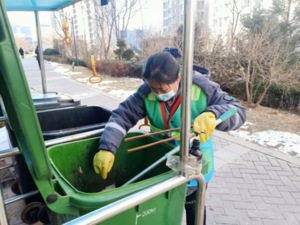 小区刚解封、业主家全屋被泡、独居老人急需照顾……物业人的春节怎么过？