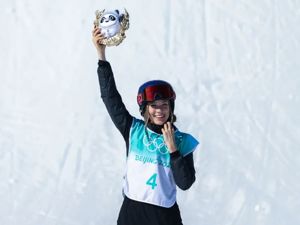 中国第三金！“青蛙公主”谷爱凌创造历史！​手握20多个代言，为什么“人人都爱谷爱凌”？