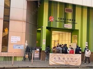 港版“方舱医院”今日开建！不“封城”，预约回深圳、珠海，每天都有名额，关于疫情拐点，病毒专家这样说