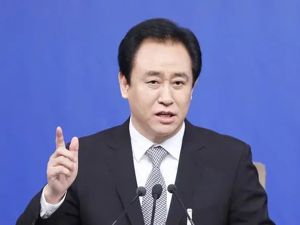 球员大幅降薪后，许家印最新表态：继续搞足球！