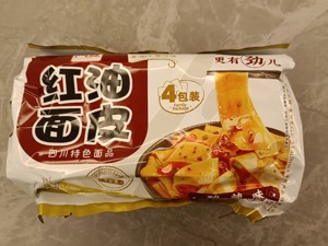 阿宽食品“食安风波”后续：“红油面皮”上黑色物体乃发霉所致 公司将改进包装