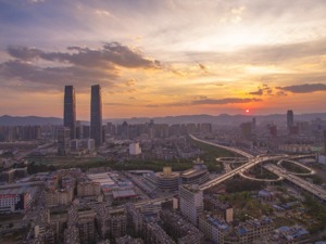 “不紧不慢”的云南，急了