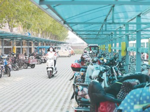 把更多带有泥土气息的民声带到人民大会堂