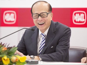 “买下半个英国”的李嘉诚家族计划出售千亿资产
