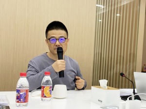 上任刚满一年，南极电商董秘宣布辞职，公司业绩滑坡明显