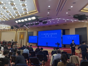 两会现场手记 | 100分钟，27个回答！王毅传递坚定的外交声音